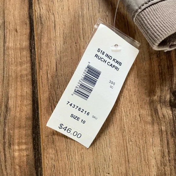 Khaki Capri Pants - Picture 4 of 4